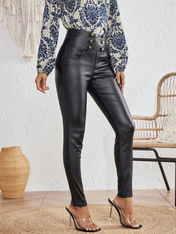 Essnce Pantalon de moda ajustado con botones solido en detalle de color, ideal para la calle