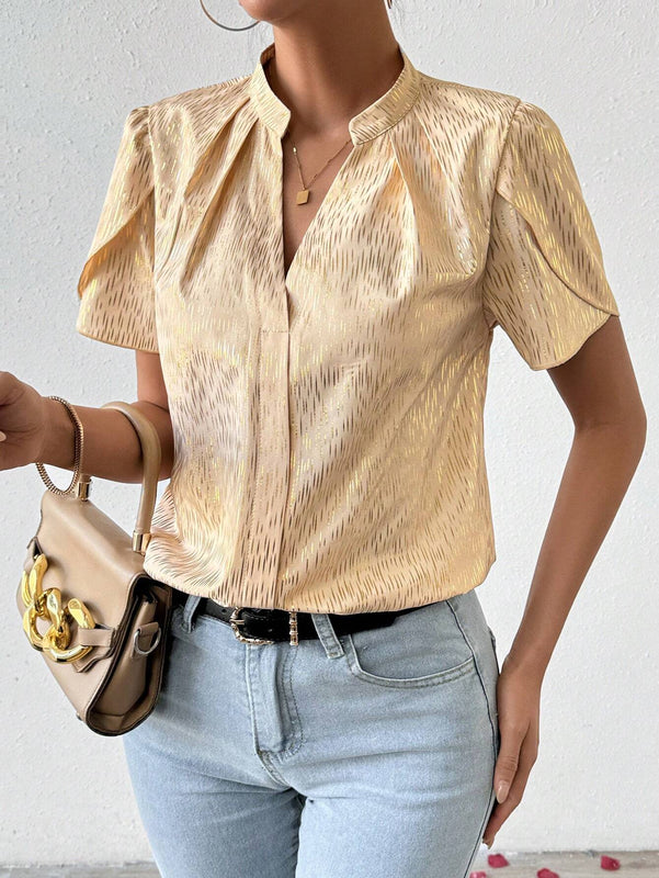 Camisa Corta De Manga Corta Con Petalos Estampados En Dorado Para Mujeres