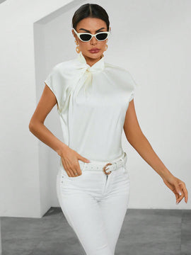 Prive Camisa Casual Con Nudos En Un Color Solido