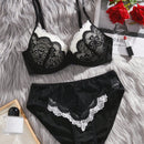 Conjunto De Ropa Interior Con Inserciones De Encaje