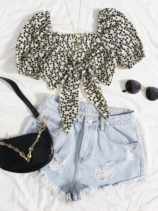 Essnce Top corto floral con cordon delantero de manga farol