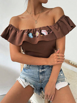 Blusa Corta Para Mujer Con Cuello Descubierto, Hombros Descubiertos, Diseno De Flor Bordado En La Parte Trasera Y Plisado, Con Mangas Cortas