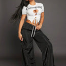 SXY CamiConjuntoa Corta De Manga Corta Con Hombro Recortado, Estampado De Lema Y Detalles De Correa, Ropa De Baloncesto Para Primavera Y Verano, Ropa De Mujer Casual Estilo Cosecha
