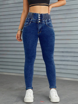 Jeans ajustados con boton
