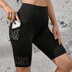 Essnce Shorts Ajustados Con Cintura Ancha Y Diseno Vaciado, En Estilo Deportivo Y Casual