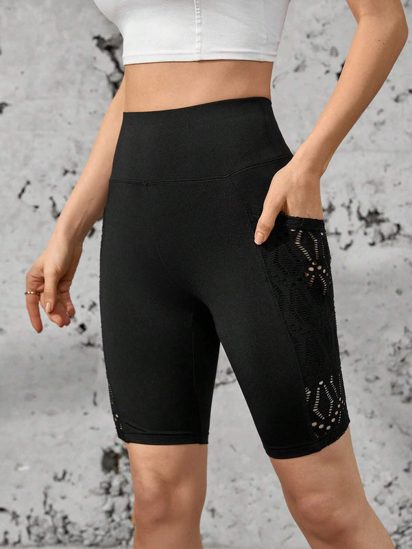 Essnce Shorts Ajustados Con Cintura Ancha Y Diseno Vaciado, En Estilo Deportivo Y Casual
