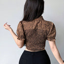 DAZY Blusa De Manga Corta Hueca Con Estampado De Leopardo Para Mujeres