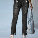 Pantalones cortos ajustados y desgastados