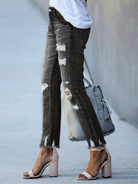 Pantalones cortos ajustados y desgastados