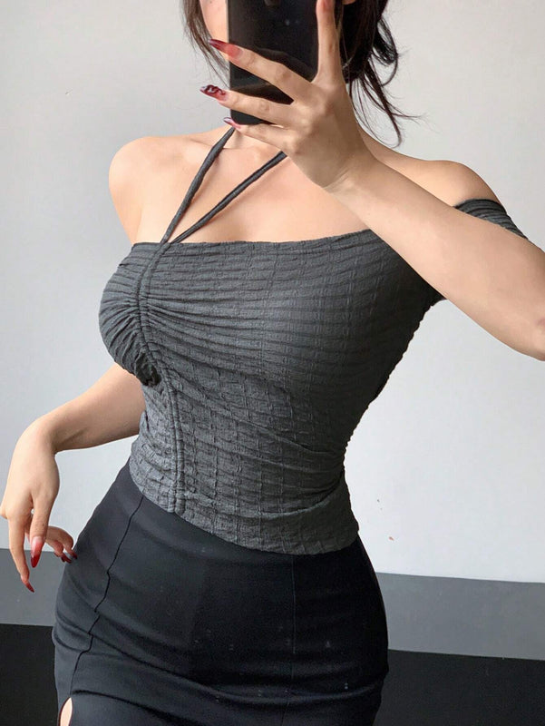 Dazy Designer Camiseta Ajustada Plisada Sin Mangas Con Cuello Halter