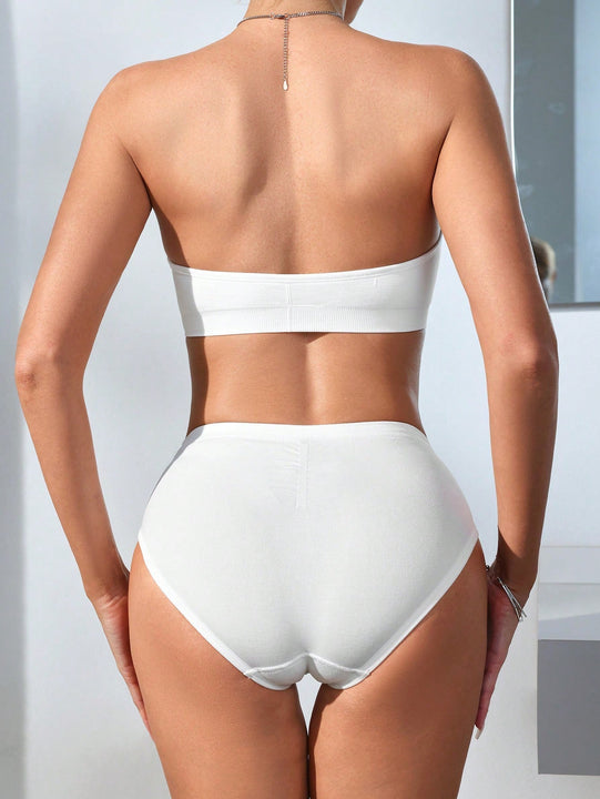 Conjunto De Bra Strapless Y Calzones Triangulares De Color Solido