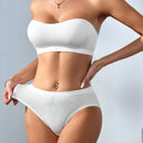 Conjunto De Bra Strapless Y Calzones Triangulares De Color Solido