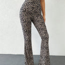 Tall pantalones acampanados con estampado de leopardo