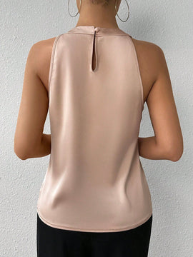 Prive Atuendo Simple Y Elegante De Oficina Para El Uso Diario De Mujeres Con Blusa De Saten Con Cuello Halter Plisado De Color Champan