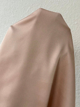 Prive Atuendo Simple Y Elegante De Oficina Para El Uso Diario De Mujeres Con Blusa De Saten Con Cuello Halter Plisado De Color Champan