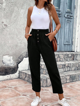 Frenchy Pantalones casuales decorados con botones, longitud 9/10 con bolsillos inclinados y tejido texturizado