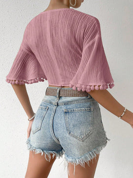 VCAY Blusa Recortada Solida Con Mangas Medias Plisadas, Ribete De Borlas Y Nudo Frontal