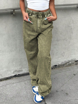 Jeans Verdes De Pierna Recta Con Cintura Elastica Y Detalles Envejecidos