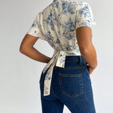 Prive Blusa Estampada De Porcelana Azul Y Blanca Con Mangas Acampanadas Y Cuello En V Profundo Con Lazo Para Mujeres, Perfecta Para Vacaciones