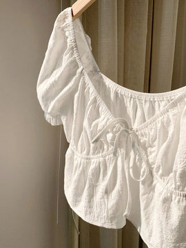 EZwear Camisa Blanca Tejida Con Cordones Y Cuello En Forma De Corazon