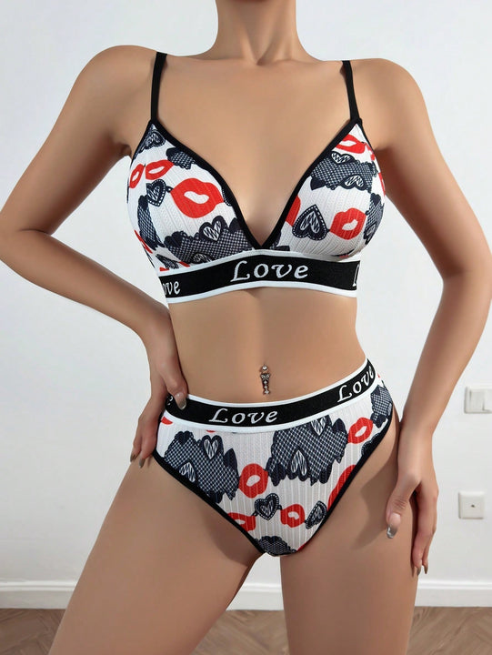 Conjunto de lenceria impreso con corazones para mujeres