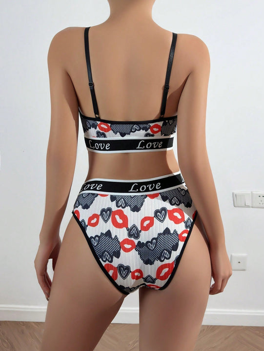 Conjunto de lenceria impreso con corazones para mujeres