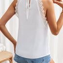 Frenchy Esenciales blancos, vestimenta de verano, esenciales de la temporada de bodas, parte superior de cuello halter adornada con encaje y chalecos