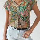 Essnce Blusa de manga murcielago con cuello en V y estampado all-over
