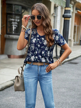 Camisa de manga corta impresa simple con cuello levantado