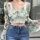 Dazy Designer Camisa corta de mujer estilo vacacional con estampado floral, mangas acampanadas y detalle de lazo