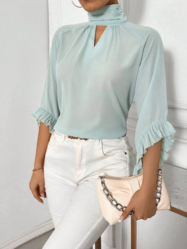 Camisa casual de verano para damas con escote en forma de ojo de cerradura y dobladillo con volantes