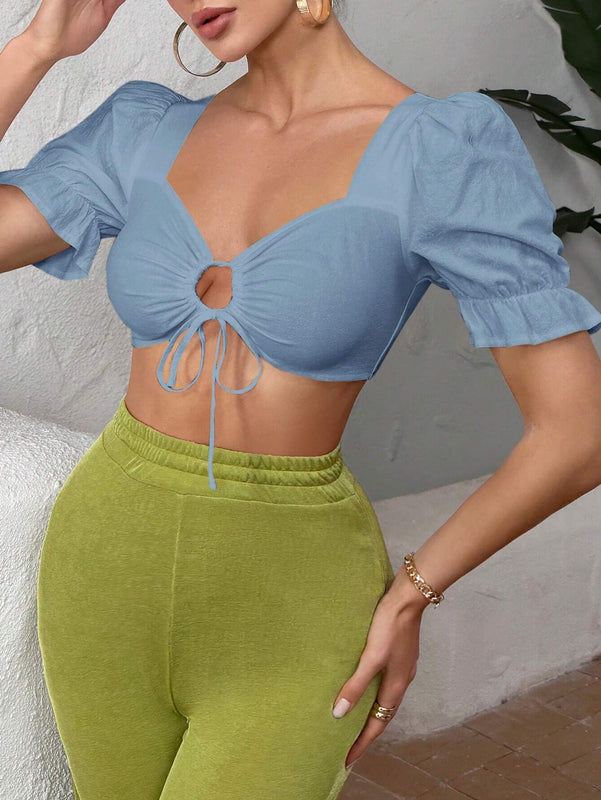 Camisa recortada de manga globo con cuello de diamante Enterizocromatico, con cordon y huecos para verano