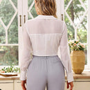 Camisa de mujer de manga larga con escote en V, cintura fruncida, dobladillo dividido y paneles transparentes de moda