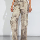 Haute Jeans de pernera ancha con bolsillos cargo y diseno tenido
