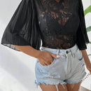 LUNE Camisa de manga acampanada pleatada de parche de encaje transparente de unicolor para primavera y verano