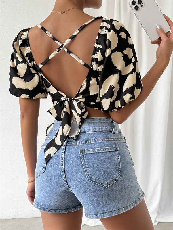 Essnce Camisa de manga abullonada con tenido anudado y estampado en la espalda