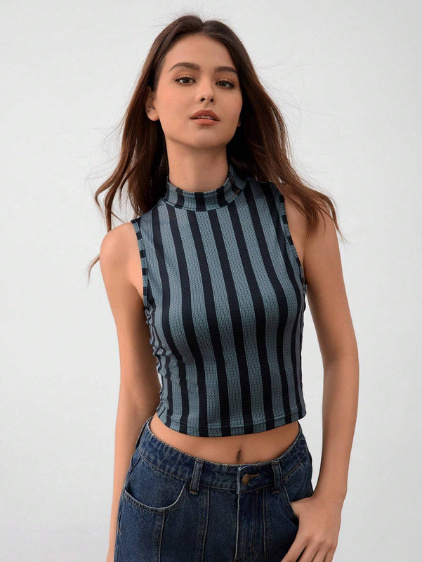 Forever 21 Top sin mangas de punto falso con estampado de rayas tejidas