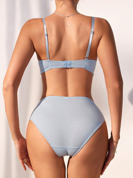 Conjunto de ropa interior femenina con bordado y encaje impreso de moda