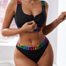 Conjunto de ropa interior femenina con banda elastica colorida y bonito diseno en la espalda