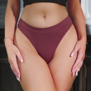 Tanga rayada de talle medio sin costuras tejida en una sola pieza