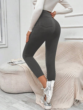 EZwear Pantalones negros ajustados con detalle de botones, bolsillos parchados