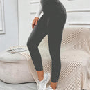 EZwear Pantalones negros ajustados con detalle de botones, bolsillos parchados