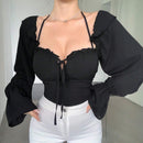 DAZY Blusa casual de cuello halter de primavera para mujer con mangas acampanadas y hombros descubiertos de unicolor