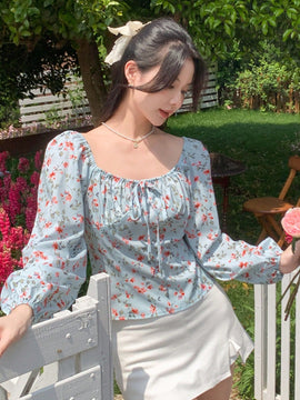 DAZY Camisa de manga larga con estampado floral y volante en el pecho para mujer