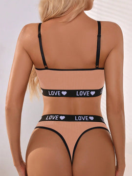 Conjunto de ropa interior sencillo para mujeres, con detalles impresos en los bordes, ideal para uso diario