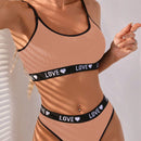 Conjunto de ropa interior sencillo para mujeres, con detalles impresos en los bordes, ideal para uso diario