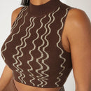 Haute Top Corto De Cuello Alto Simulado Con Ondas De Sueter