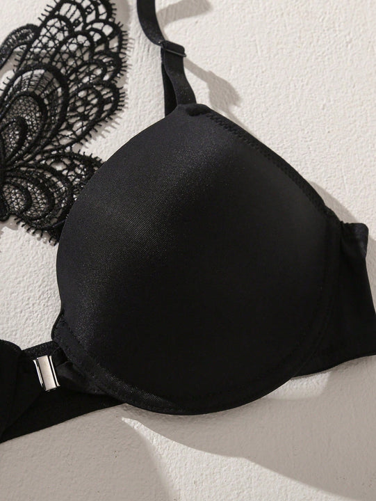 Juego de ropa interior femenina con diseno de mariposa en la parte trasera que incluye una prenda inferior y una parte superior