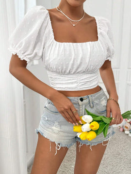 Blusa unicolor con cuello cuadrado jacquard, dee de volantes y plisado en la espalda con lazo y sin espalda
