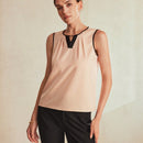 MOTF Classy Blusa sin mangas con detalle de orificio en el cuello, ribete de contraste y pliegues plegados
